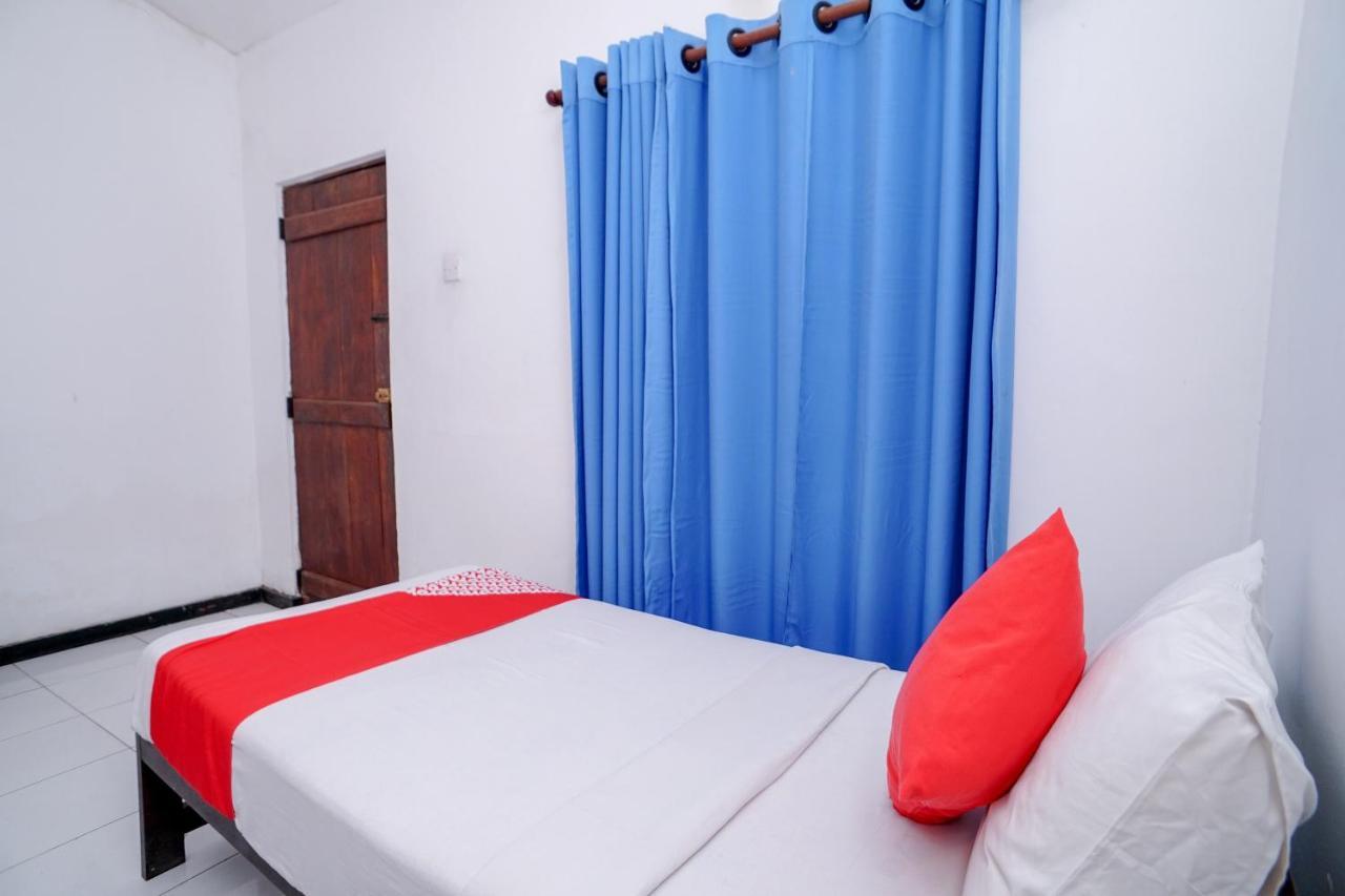 Oyo 384 Dilena Beach Resort Unawatuna Quarto foto